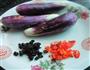 豆豉蒸茄子的做法图解1