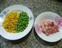 肉末炒青豆玉米粒的做法图解1