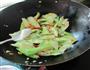 咸豆角炒丝瓜的做法图解3