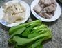 鸡毛菜平菇排骨汤的做法图解1