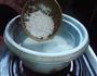 生菜皮蛋粥的做法图解2