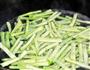 干煸豆角的做法图解2