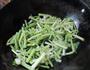 香肠炒芹菜的做法图解4