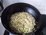 豆芽炒粉条的做法图解13