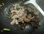 香菇虾米汤米粉的做法图解5