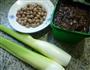 花生米炒茭白的做法图解1