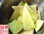 通菜梗炒西瓜皮的做法图解2