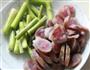 芦笋腊肠的做法图解1