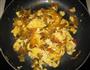 榨菜炒鸡蛋的做法图解7