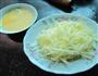 土豆蛋丝的做法图解2