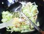 香干炒包心菜的做法图解9