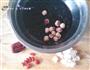 莲子黑米露的做法图解1