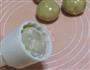 蛋黄莲蓉广式月饼的做法图解10