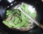 扁豆炒茭白的做法图解5