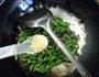 橄榄菜炒油豆角的做法图解7