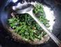 橄榄菜炒油豆角的做法图解8