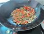 蒜片红椒咸豆角炒肉的做法图解7