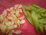 圣女果西芹百合的做法图解4