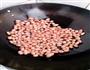老醋花生米的做法图解3
