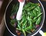 腊肠炒豆角的做法图解12
