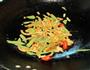 扁豆炒粉的做法图解5