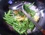 鸡蛋炒油豆角的做法图解8