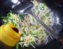 炒黄豆芽的做法图解4