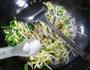 炒黄豆芽的做法图解5