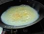 洋葱炒蛋的做法图解2