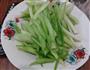 肉丝炒芹菜的做法图解1