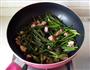 火腩炒蒜薹的做法图解11