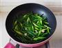 火腩炒蒜薹的做法图解6