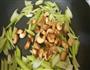 芹菜腰果的做法图解9