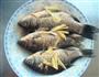 酥炸鲫鱼的做法图解3