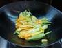蒜茸炒南瓜花的做法图解5
