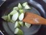 毛豆烩丝瓜的做法图解3