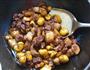板栗红烧肉的做法图解10