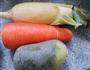 青红萝卜粟米猪展汤的做法图解1