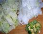 猪肉粉条炖白菜的做法图解1