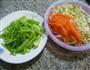 芹菜炒黄豆芽的做法图解1