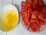 西红柿炒鸡蛋的做法图解1