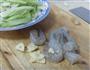 西芹百合炒虾仁的做法图解2