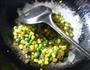 雪菜炒青豆玉米粒的做法图解6