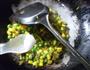 雪菜炒青豆玉米粒的做法图解7