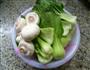 蘑菇炒青菜的做法图解1