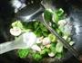 蘑菇炒青菜的做法图解7