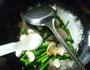 蒜薹炒蘑菇的做法图解9