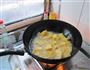 拔丝地瓜挂糖浆的做法步骤5