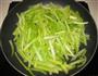 芹菜炒鱿鱼的做法图解5