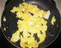 香肠鸡蛋炒饼的做法图解5